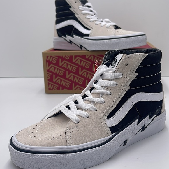 Vans WMNS High-Top Sneakers in Black White Sk8-Hi Bolt
Antique White/Black - Picture 15 of 16